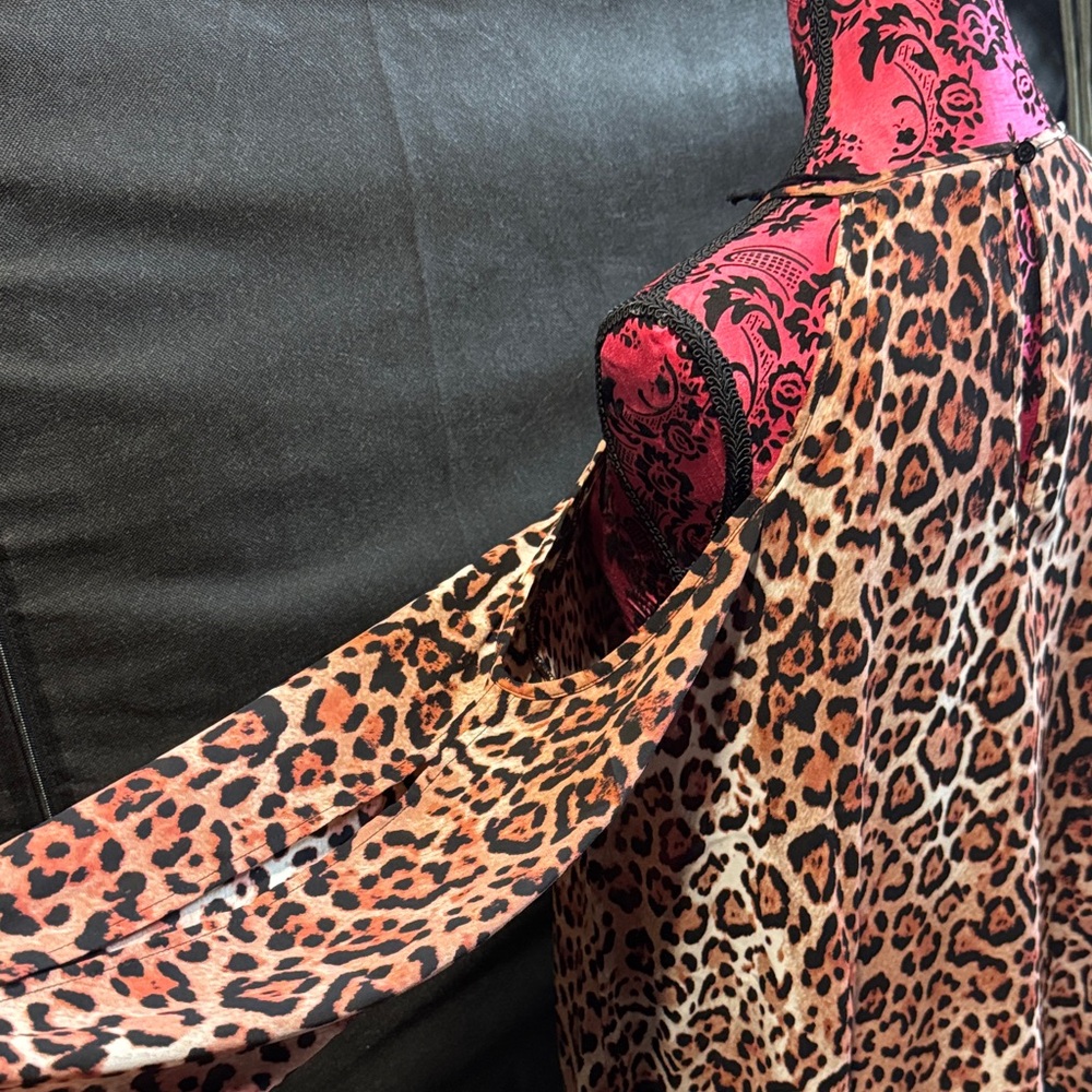 Leopard Print Women's Top - Picture 5 of 7